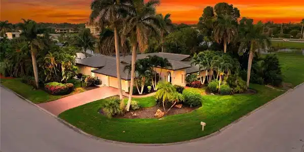 1041 S Town and River DR