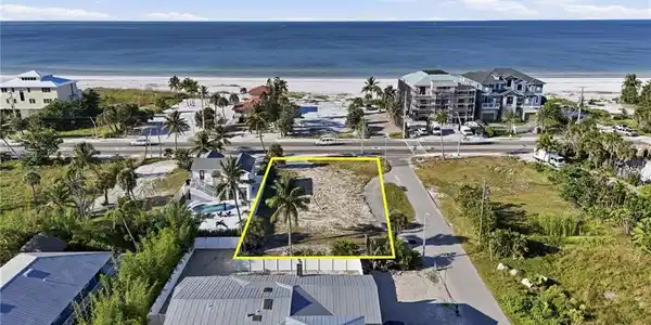5801 Estero BLVD