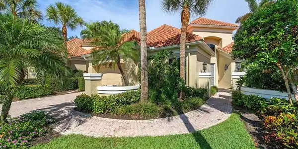 3450 Riviera Lakes