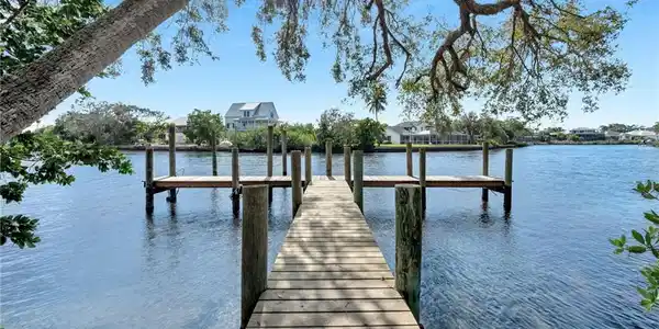 27396 Hidden River CT
