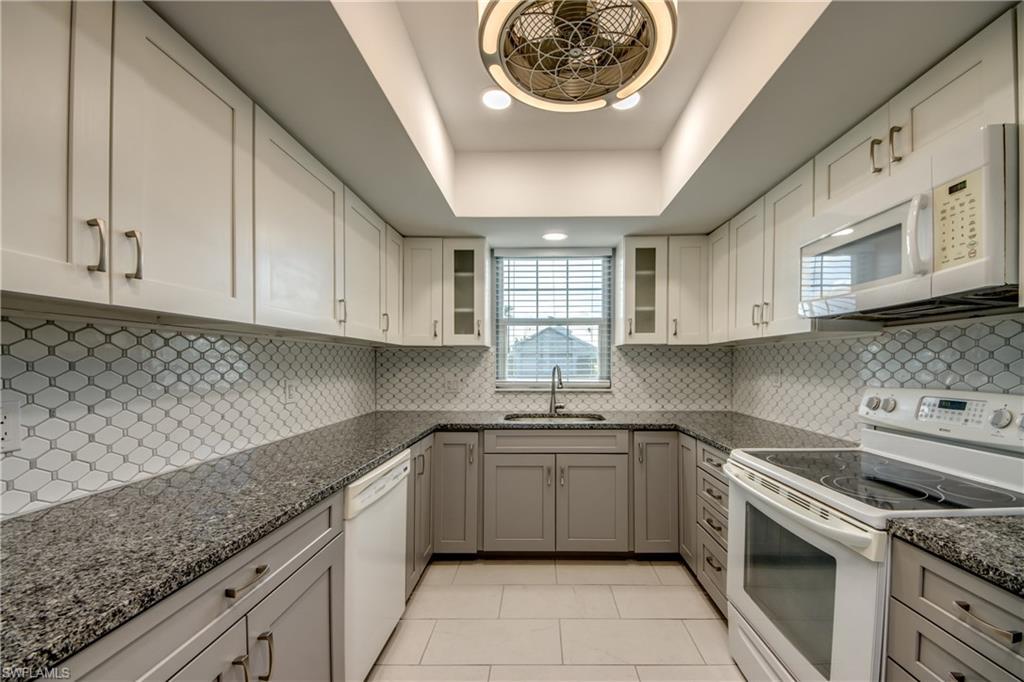 Image 2: Kitchen