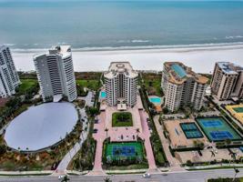 220 S Collier