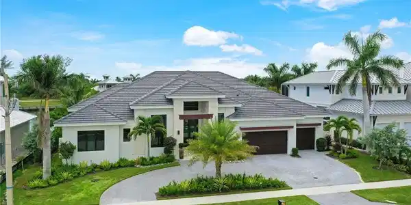 685 Cameo CT