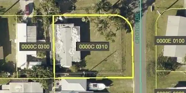 12081 Live Oak DR