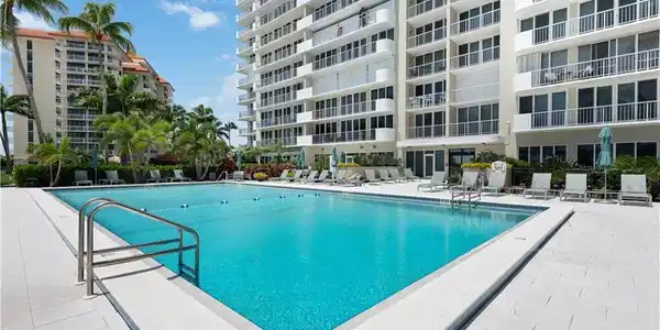 140 Seaview CT
