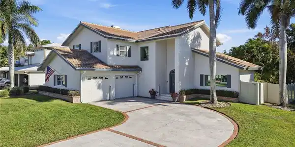 8380 Aqua Cove LN