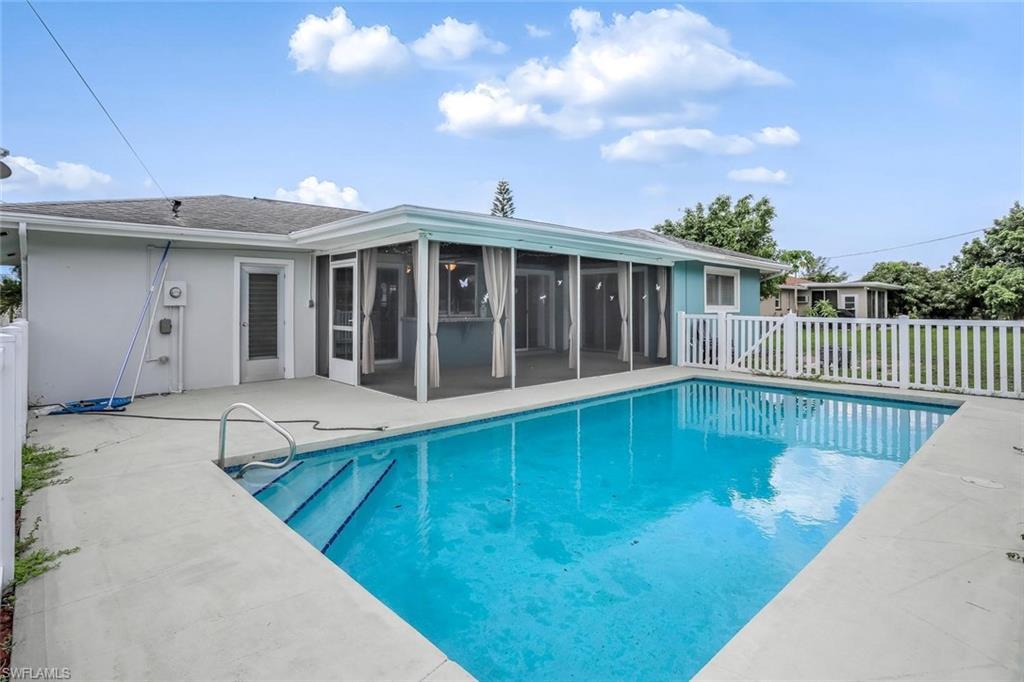 Image 2: Heated pool home!