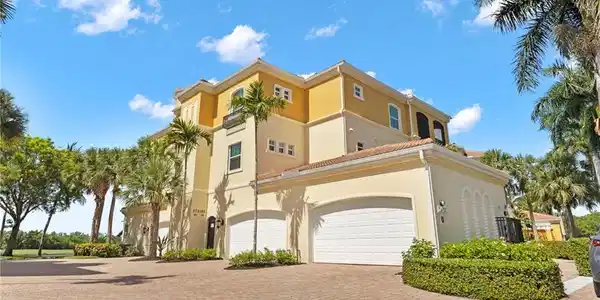 1422 Borghese LN