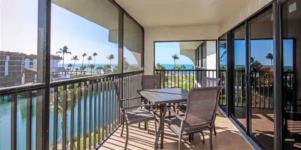 Image 2: Screened Lanai
