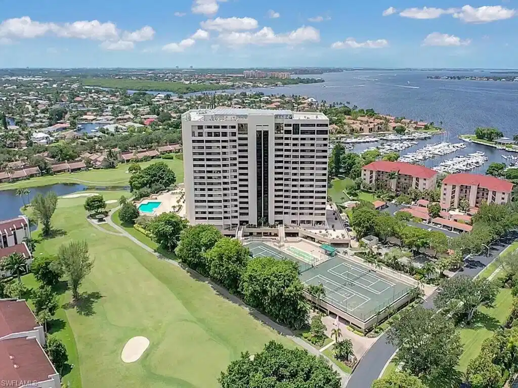 Image 1: Situated In The Aerial High Rise