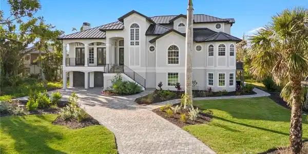 2287 Starfish LN