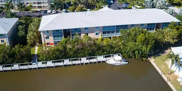 3071 Sandpiper Bay CIR