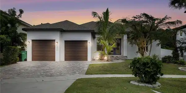 272 2nd AVE