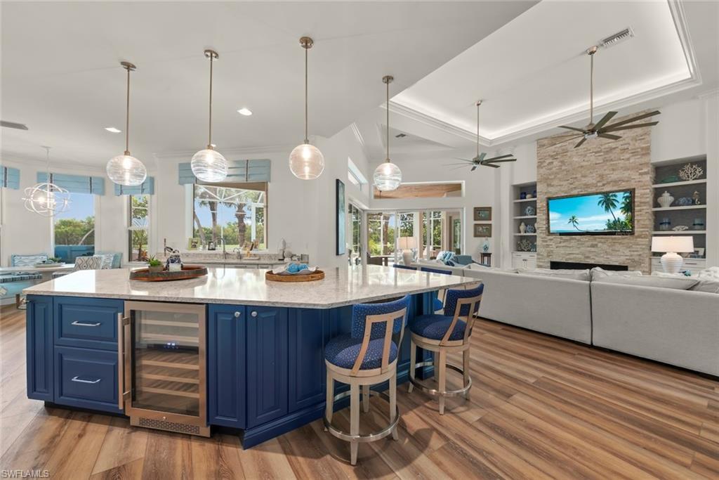 Image 4: Kitchen
