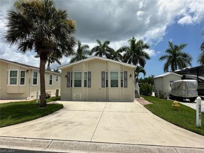 1051 Diamond Lake CIR