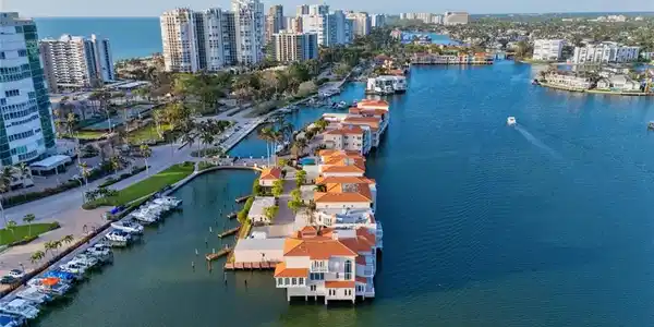 4000 Gulf Shore BLVD N