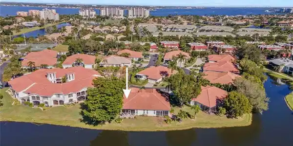 15193 Seabreeze Cove CIR