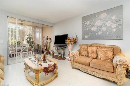 402 SE 42nd TER