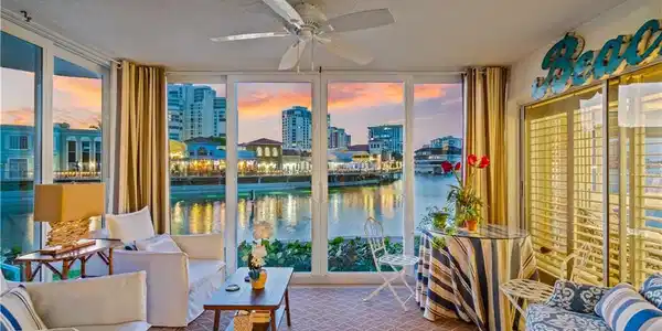 205 Park Shore DR