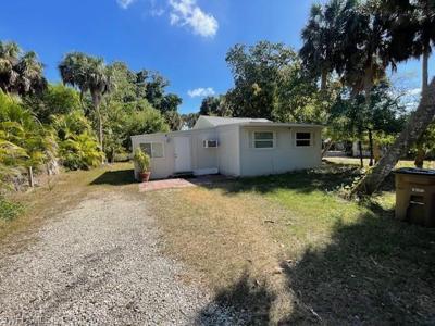 215 Delray AVE