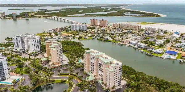 4192 Bay Beach LN