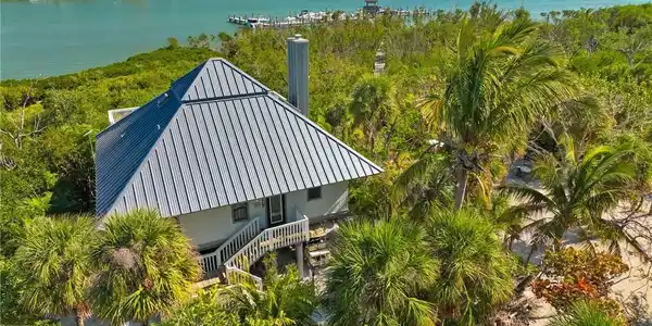 4490 Harbor Bend DR
