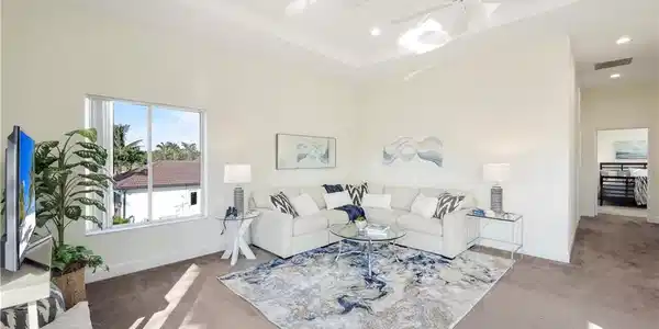 11020 Vanderbilt DR