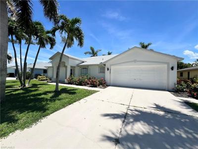 3521 SE Santa Barbara PL