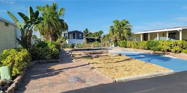 4693 Mai Kai LN