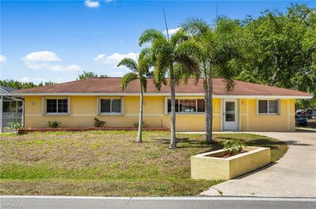 2803 W Cypress AVE