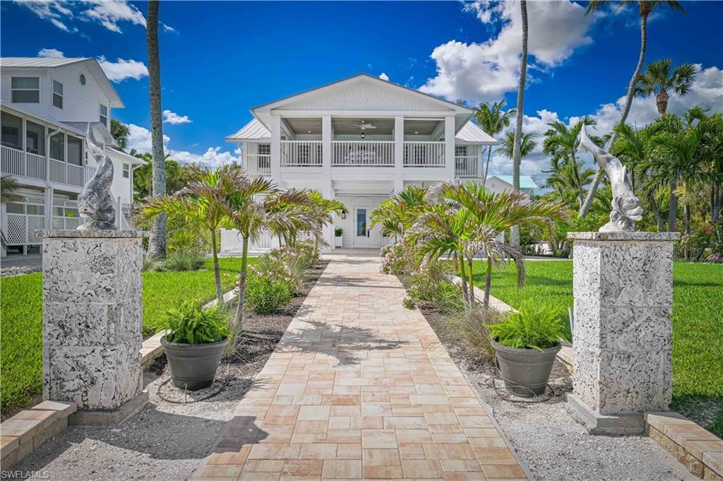 Image 3: Entry Walkway to front door