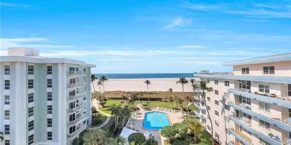 220 Seaview CT