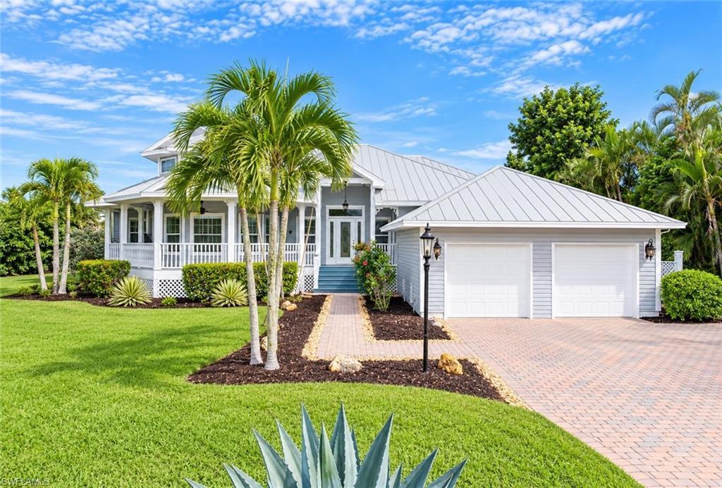 Image 1: Charming Front of Home