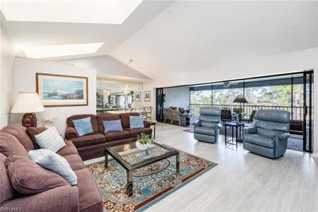 76 Cypress View DR
