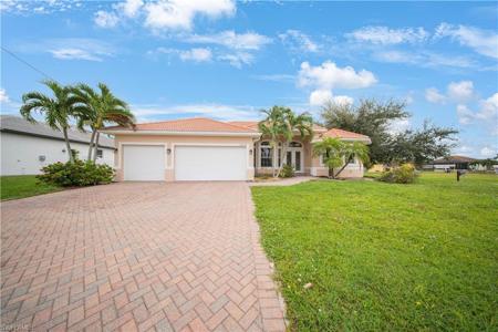 3230 SW 4th TER