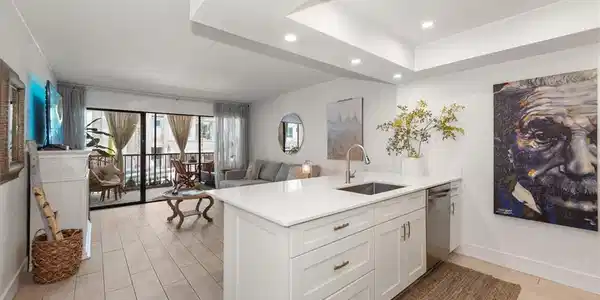 260 Southbay DR