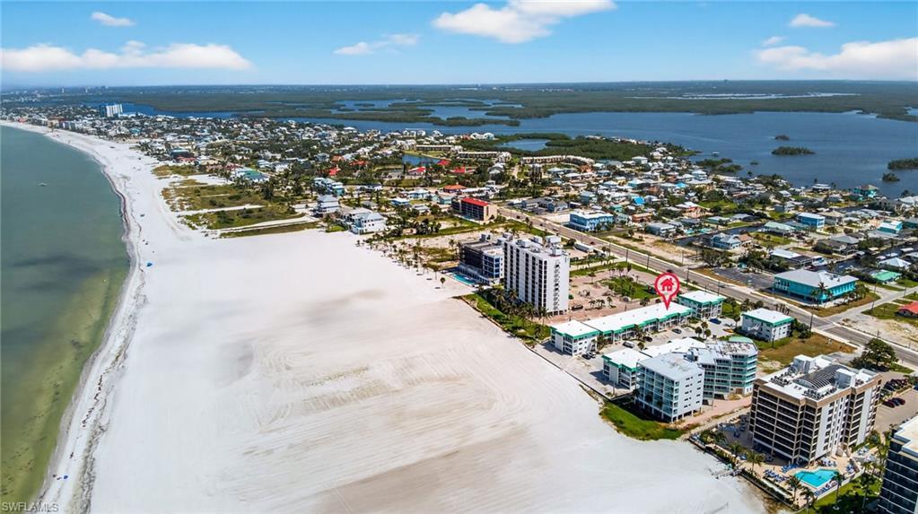 Image 1: Huge beach for your enjoyment.  Photo may be digitally enhanced
