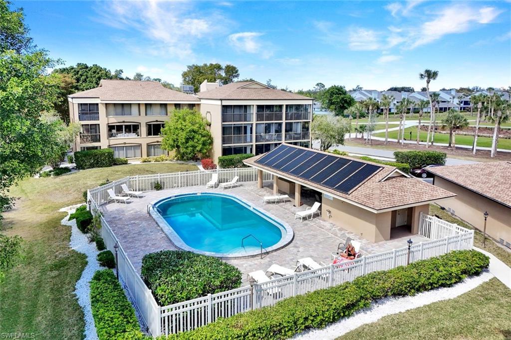 Image 4: Boutique Heated Pool Just for Sparrowood
