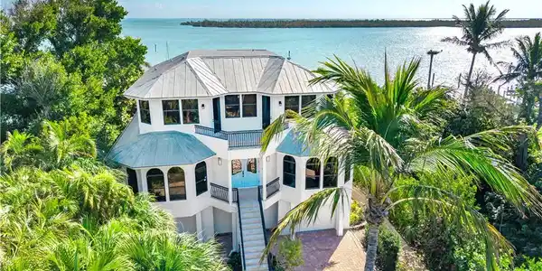 15557 Captiva DR