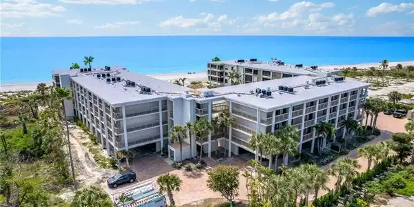 2777 W Gulf DR