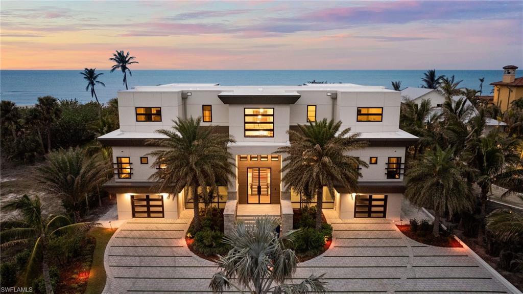 Image 2: Panoramic Gulf views and private boardwalk to beach