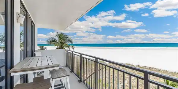 180 Seaview CT