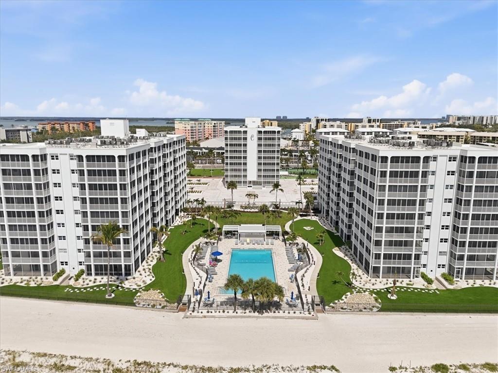 Image 3: PRIVATE beach access