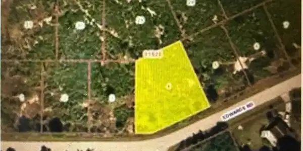 12092 Edwards RD
