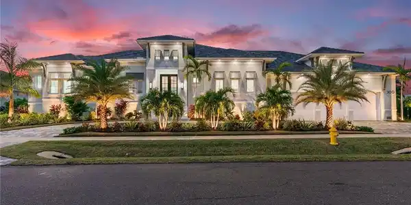 100 S Bahama AVE