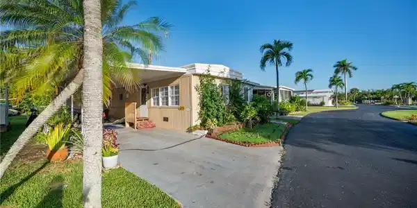 Image 4: Front of home