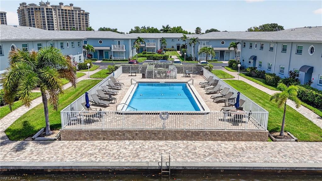 Image 3: Community pool overlooking the Caloosahatchee River