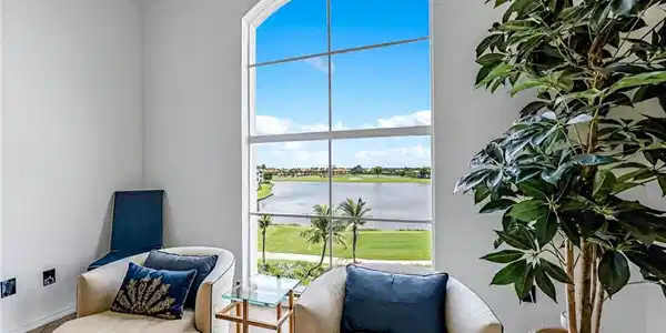 11130 Harbour Yacht CT