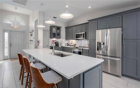 2115 SW 49th TER