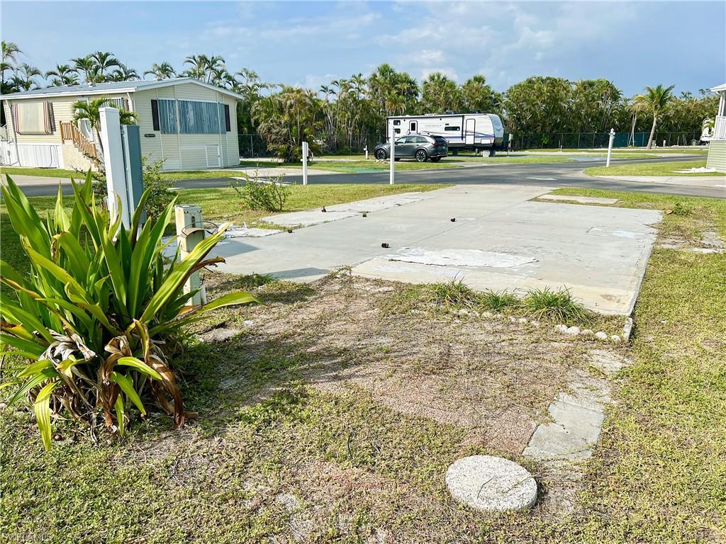 Image 3: Rear view